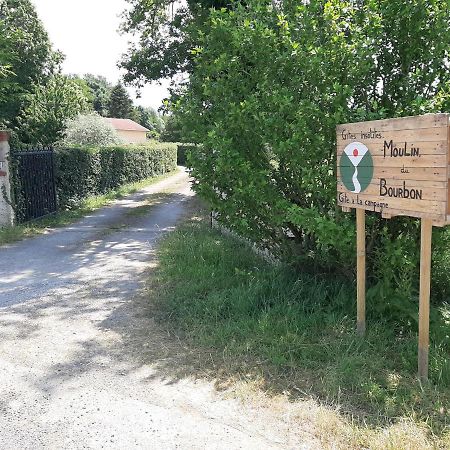 Gîte à la campagne avec piscine Biziat Exterior foto