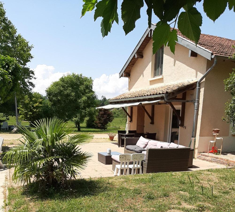 Gîte à la campagne avec piscine Biziat Exterior foto